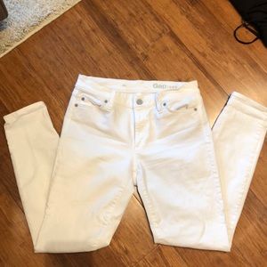 NWOT! Gap white jeans